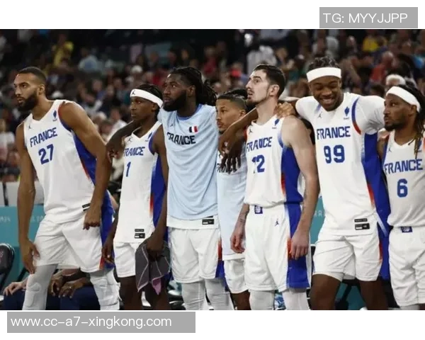 戈贝尔家庭再添新成员球迷热议狼记的信心与期待